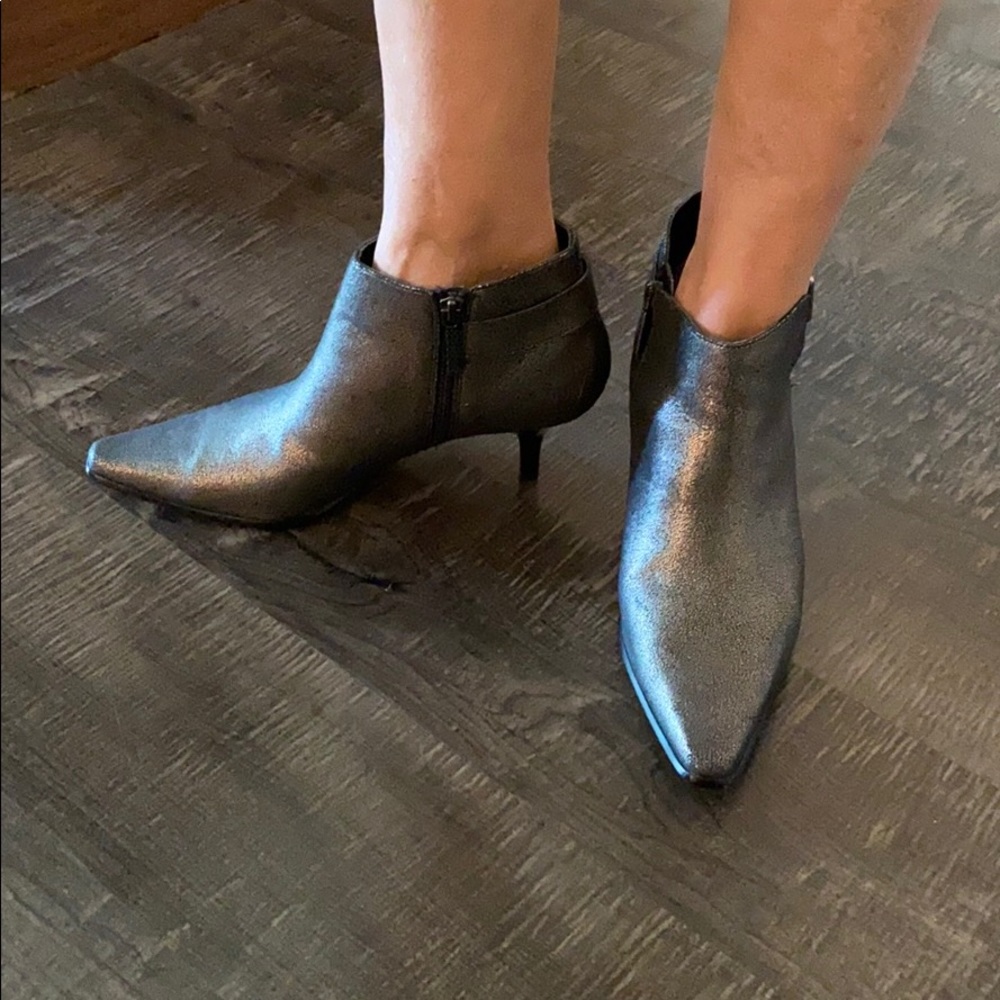 Donald J Pliner heels